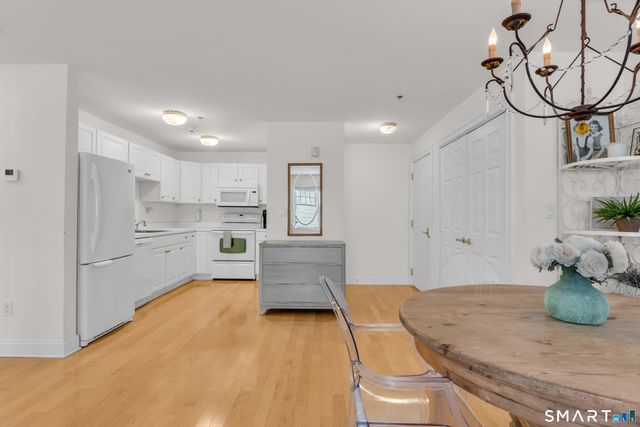 80 Southwick Court 201, Cheshire, CT 06410