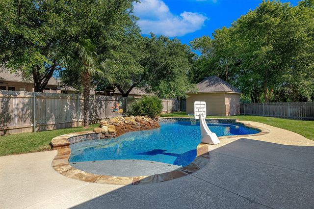 306 Tottenham Court, Bossier City, LA 71111