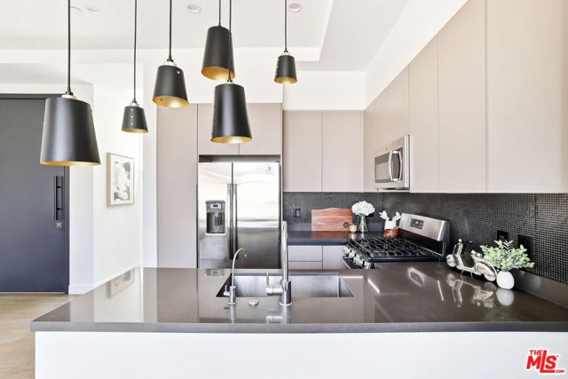 1819 Veteran Avenue, Los Angeles, CA 90025