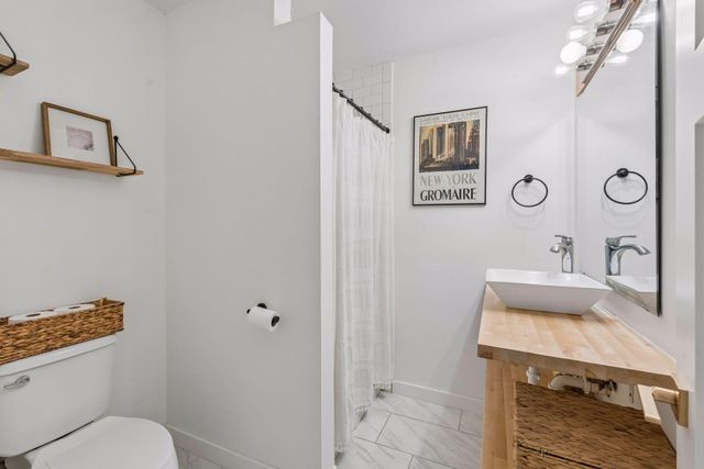 25835 Wild Rose Lane, Excelsior, MN 55331