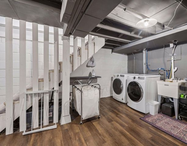 25835 Wild Rose Lane, Excelsior, MN 55331