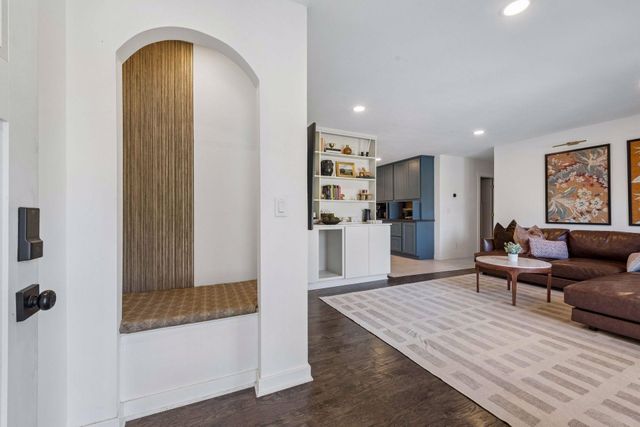 25835 Wild Rose Lane, Excelsior, MN 55331