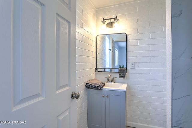 810 E Water Street, Tucson, AZ 85719