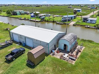 429 Hall Avenue, Sargent, TX 77414