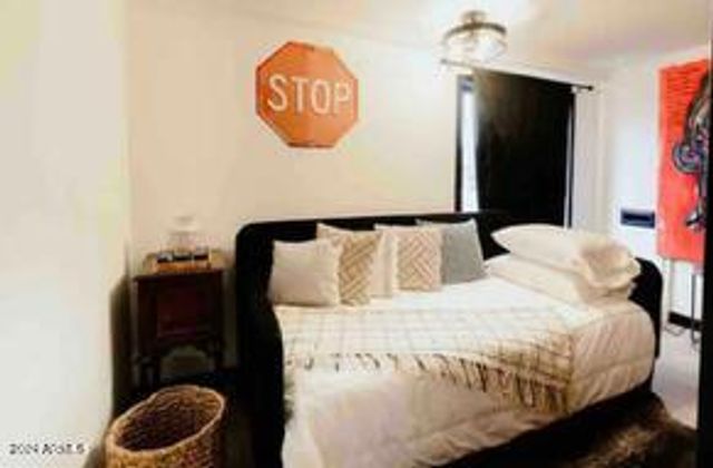 1055 E Whitton Avenue, Phoenix, AZ 85014