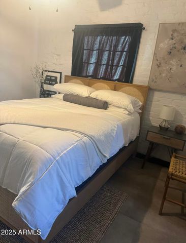 1055 E Whitton Avenue, Phoenix, AZ 85014