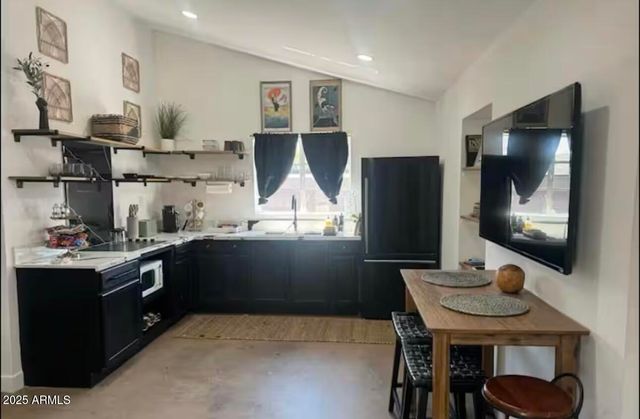 1055 E Whitton Avenue, Phoenix, AZ 85014