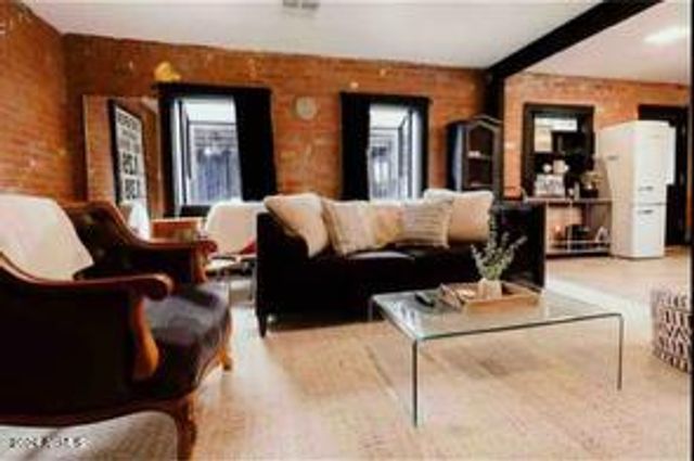 1055 E Whitton Avenue, Phoenix, AZ 85014