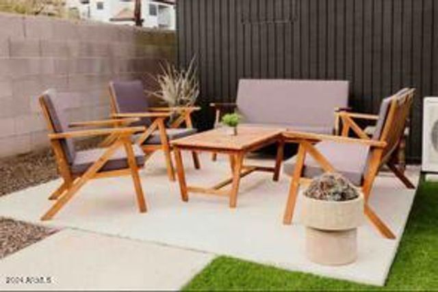 1055 E Whitton Avenue, Phoenix, AZ 85014