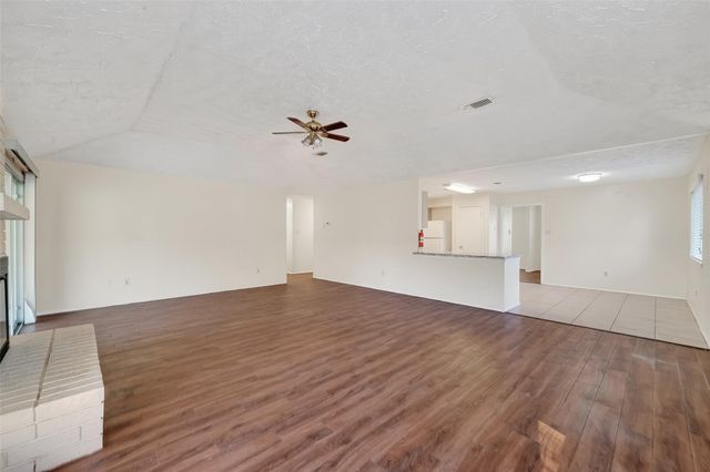 15811 Pfeiffer Drive, Houston, TX 77082