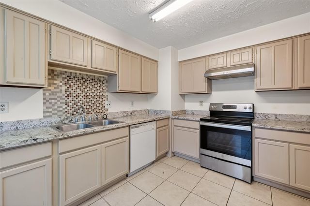 15811 Pfeiffer Drive, Houston, TX 77082