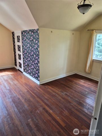 5913 57th Avenue W, University Place, WA 98408