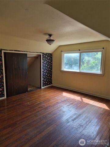 5913 57th Avenue W, University Place, WA 98408