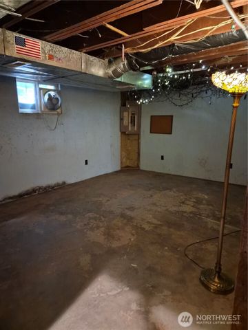 5913 57th Avenue W, University Place, WA 98408