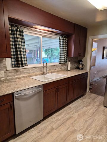 5913 57th Avenue W, University Place, WA 98408