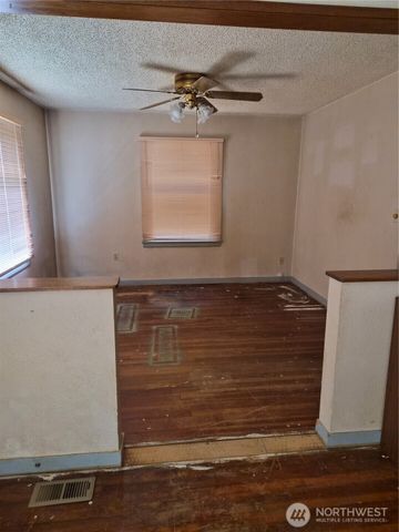 5913 57th Avenue W, University Place, WA 98408