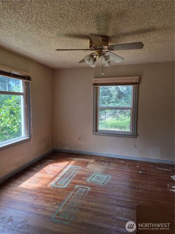 5913 57th Avenue W, University Place, WA 98408