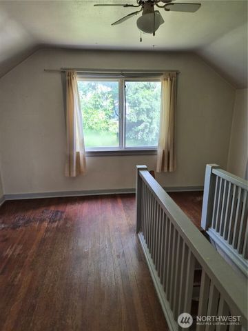 5913 57th Avenue W, University Place, WA 98408