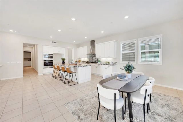 104 Sculpture, Irvine, CA 92618