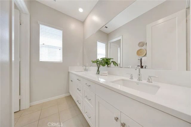 104 Sculpture, Irvine, CA 92618