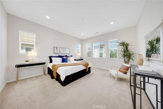 104 Sculpture, Irvine, CA 92618