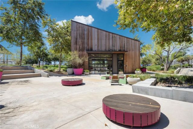 104 Sculpture, Irvine, CA 92618