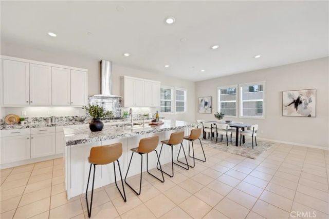 104 Sculpture, Irvine, CA 92618