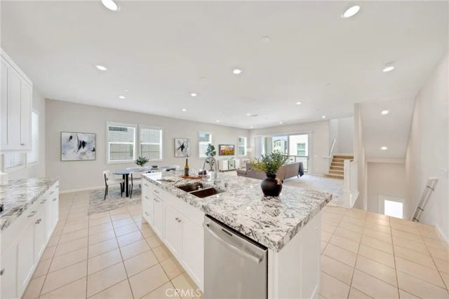 104 Sculpture, Irvine, CA 92618