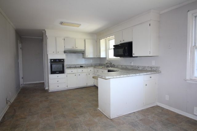 201 Brandywine Dr, Clarksville, TN 37042