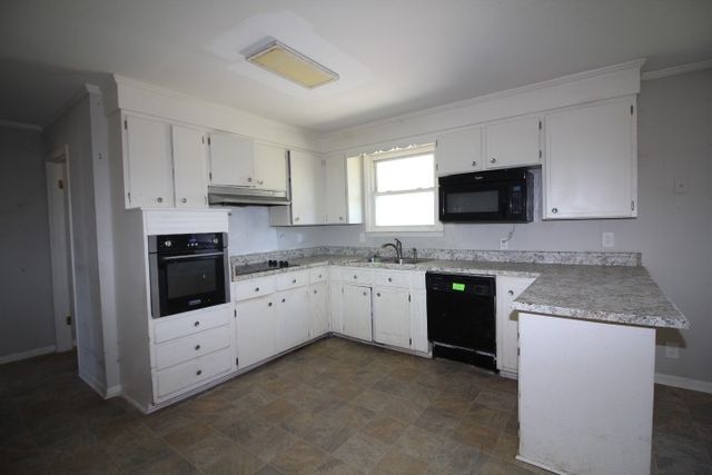 201 Brandywine Dr, Clarksville, TN 37042