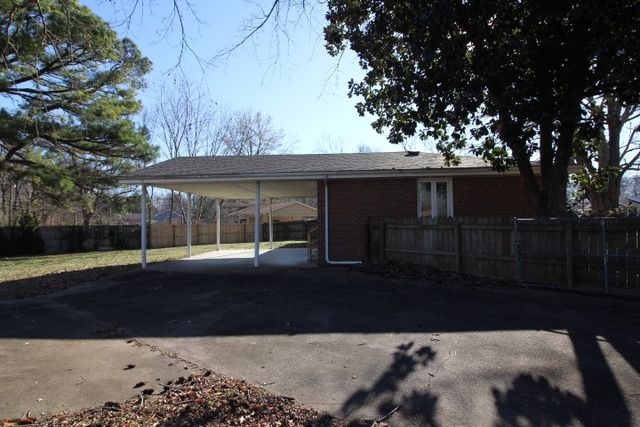 201 Brandywine Dr, Clarksville, TN 37042