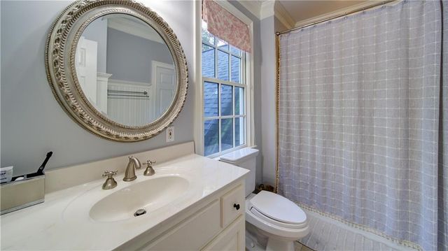 5580 Point West Drive, Oakwood, GA 30566