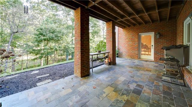 5580 Point West Drive, Oakwood, GA 30566