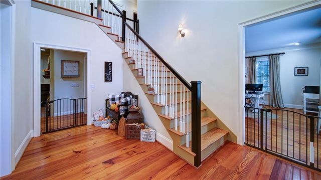 5580 Point West Drive, Oakwood, GA 30566