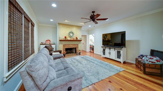 5580 Point West Drive, Oakwood, GA 30566