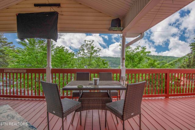 564 Flat Hollow Marina Rd, Speedwell, TN 37870
