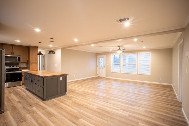 1206 Karen Lane, Groesbeck, TX 76642