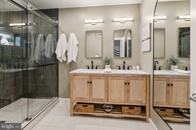 1537 REED ST, Philadelphia, PA 19146