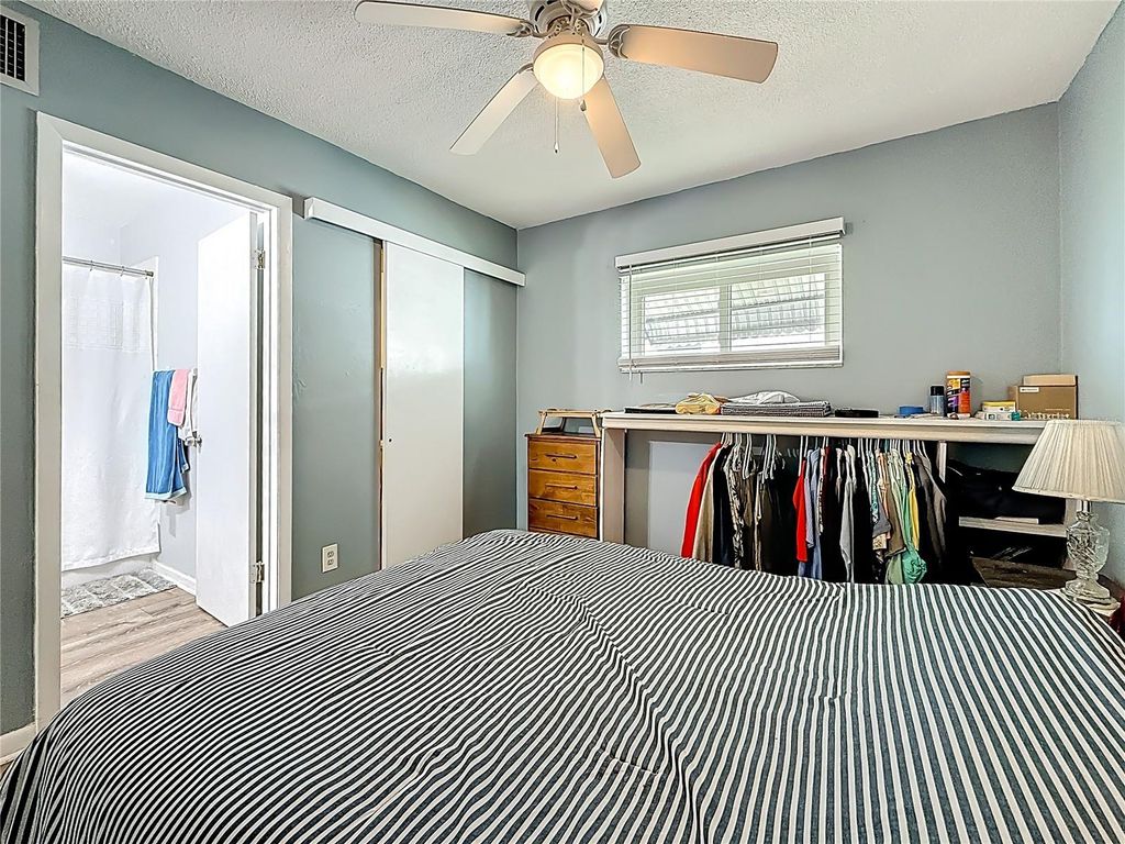 Image 17 of property listing at 250 ROSERY ROAD NW 228, Largo, FL 33770