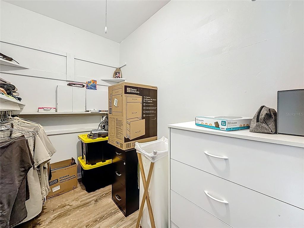 Image 20 of property listing at 250 ROSERY ROAD NW 228, Largo, FL 33770