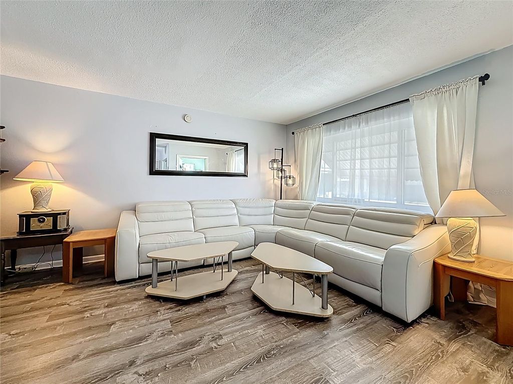 Image 6 of property listing at 250 ROSERY ROAD NW 228, Largo, FL 33770