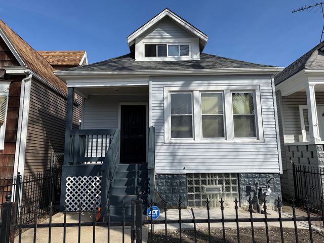 7131 S Wood Street, Chicago, IL 60636
