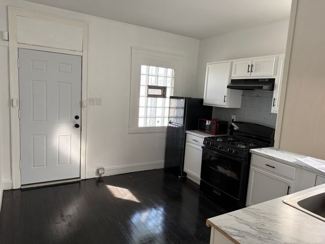 7131 S Wood Street, Chicago, IL 60636