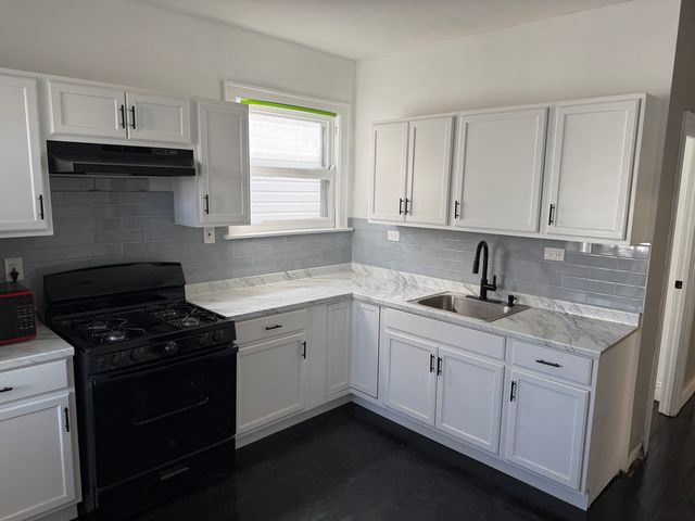 7131 S Wood Street, Chicago, IL 60636