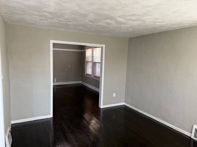 7131 S Wood Street, Chicago, IL 60636