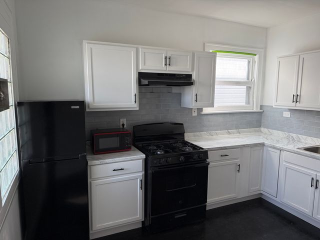 7131 S Wood Street, Chicago, IL 60636