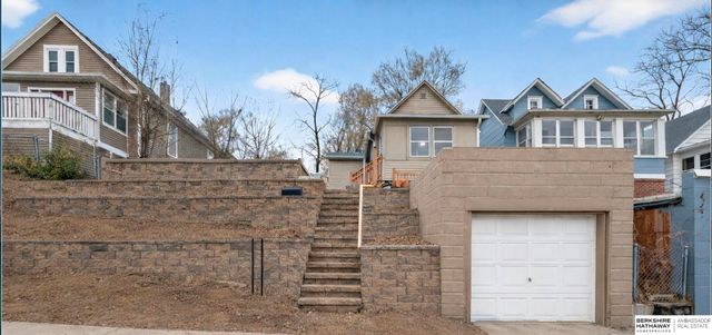 5030 S 18th Street, Omaha, NE 68107