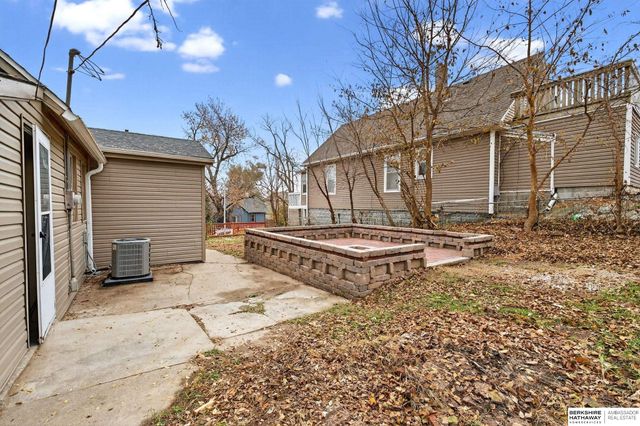 5030 S 18th Street, Omaha, NE 68107