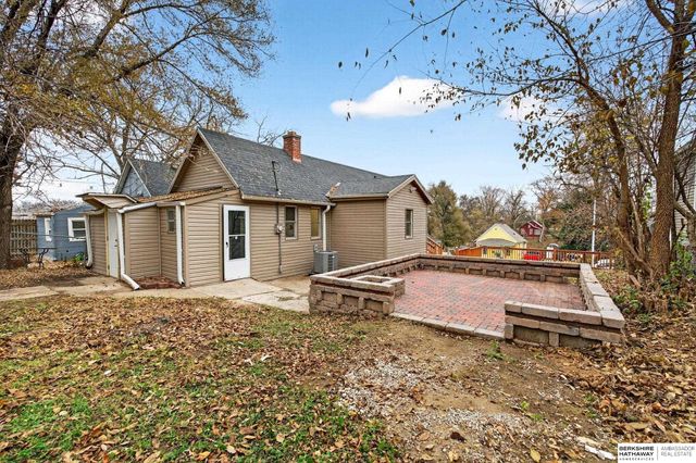 5030 S 18th Street, Omaha, NE 68107