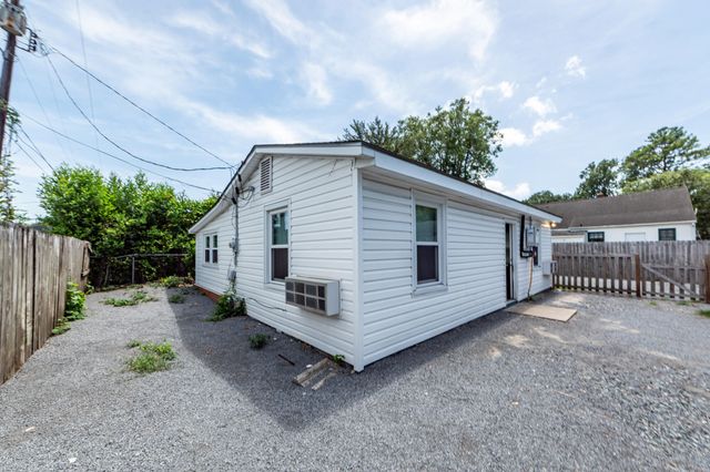 3860 Chestnut Street, North Charleston, SC 29405